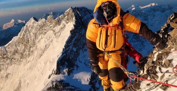 High-Tech Climbing Gear for Everest – Top Gadgets to Elevate Your Adventure